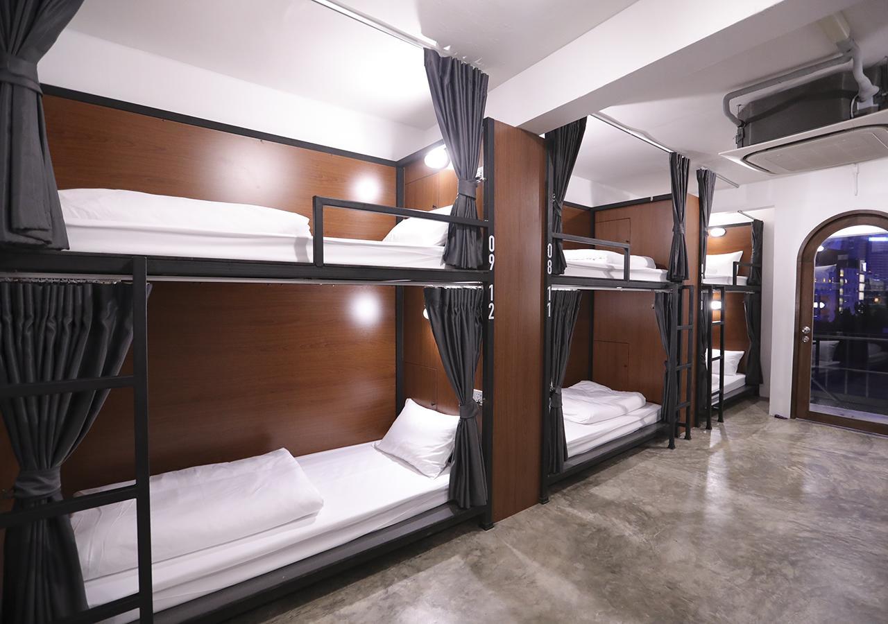 Apartment45 Hostel Bangkok Exteriör bild