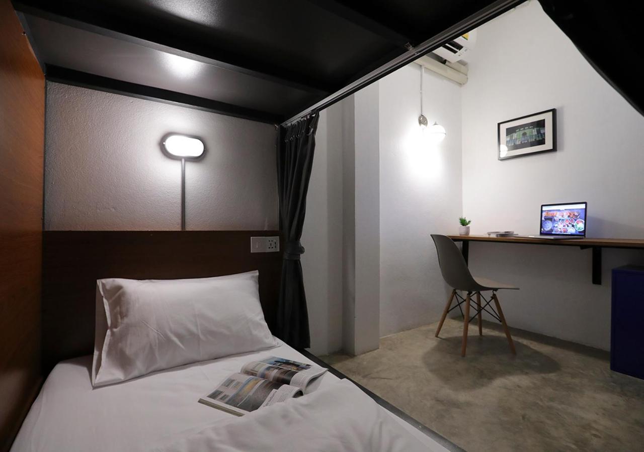 Apartment45 Hostel Bangkok Exteriör bild