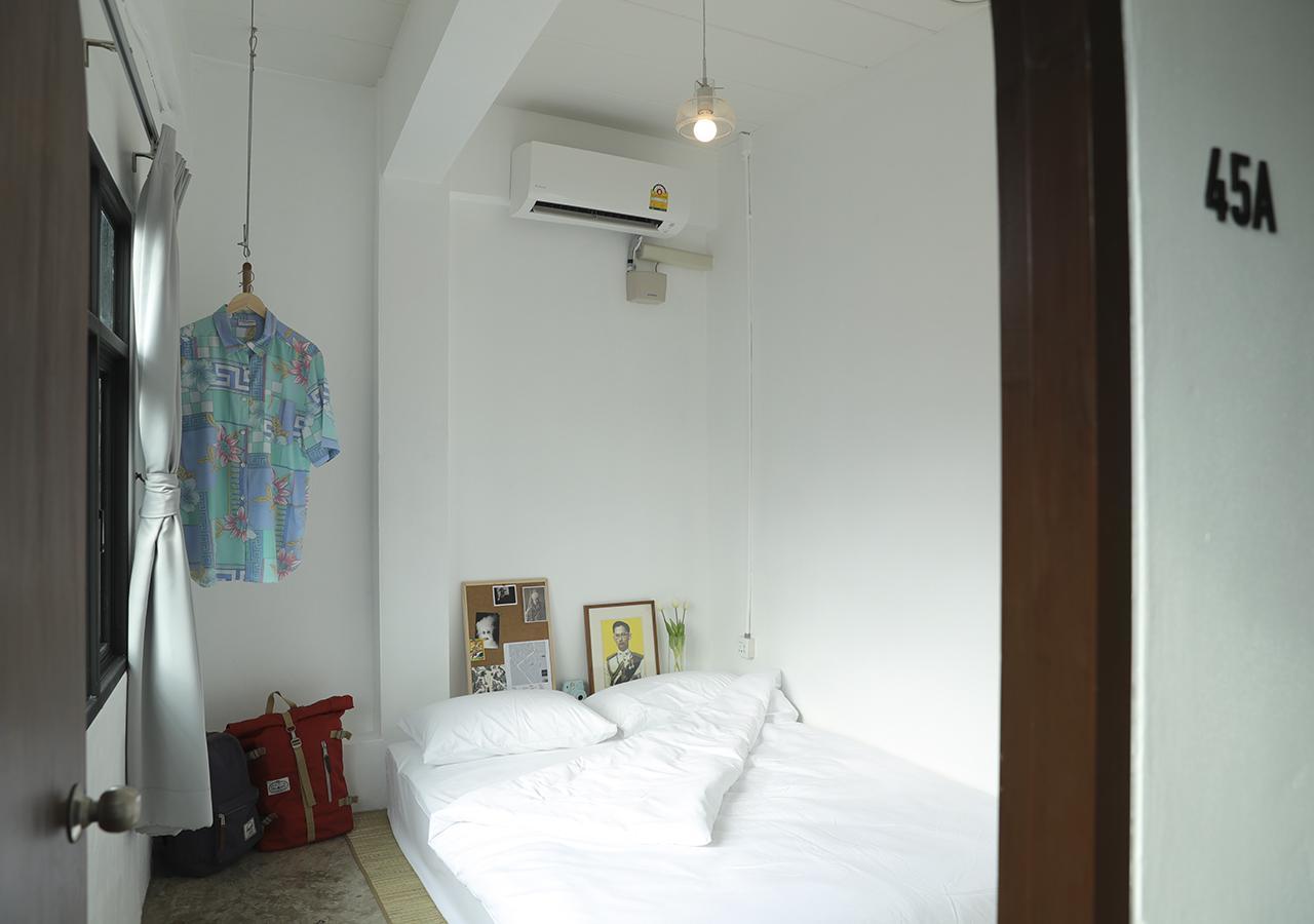 Apartment45 Hostel Bangkok Exteriör bild