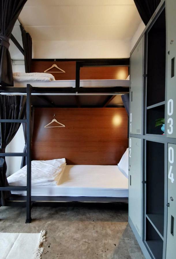Apartment45 Hostel Bangkok Exteriör bild