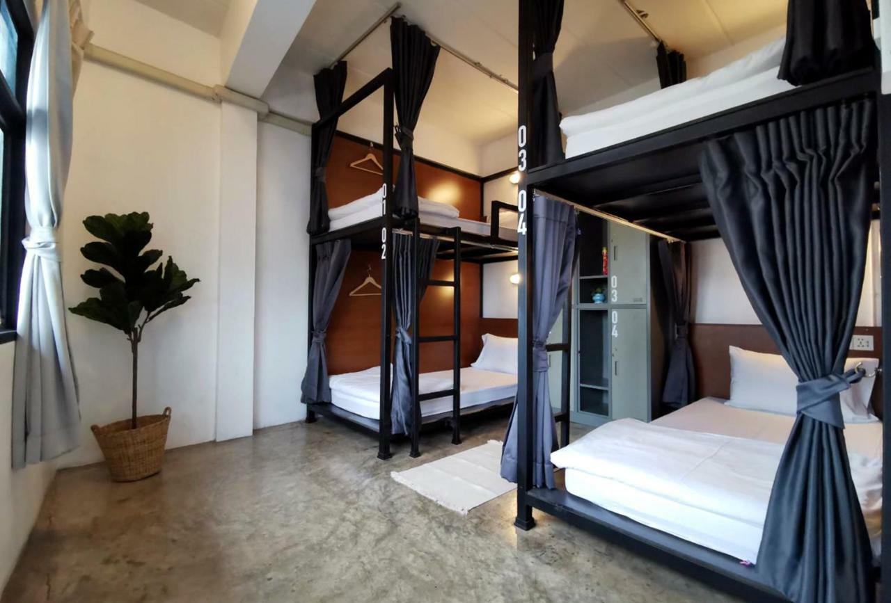Apartment45 Hostel Bangkok Exteriör bild